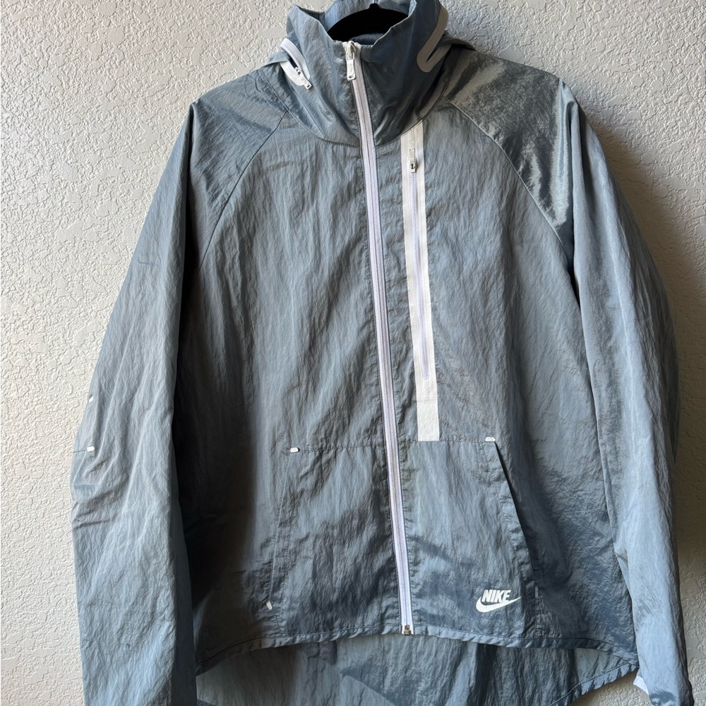 Nike Women's Gray Windbreaker Jacket